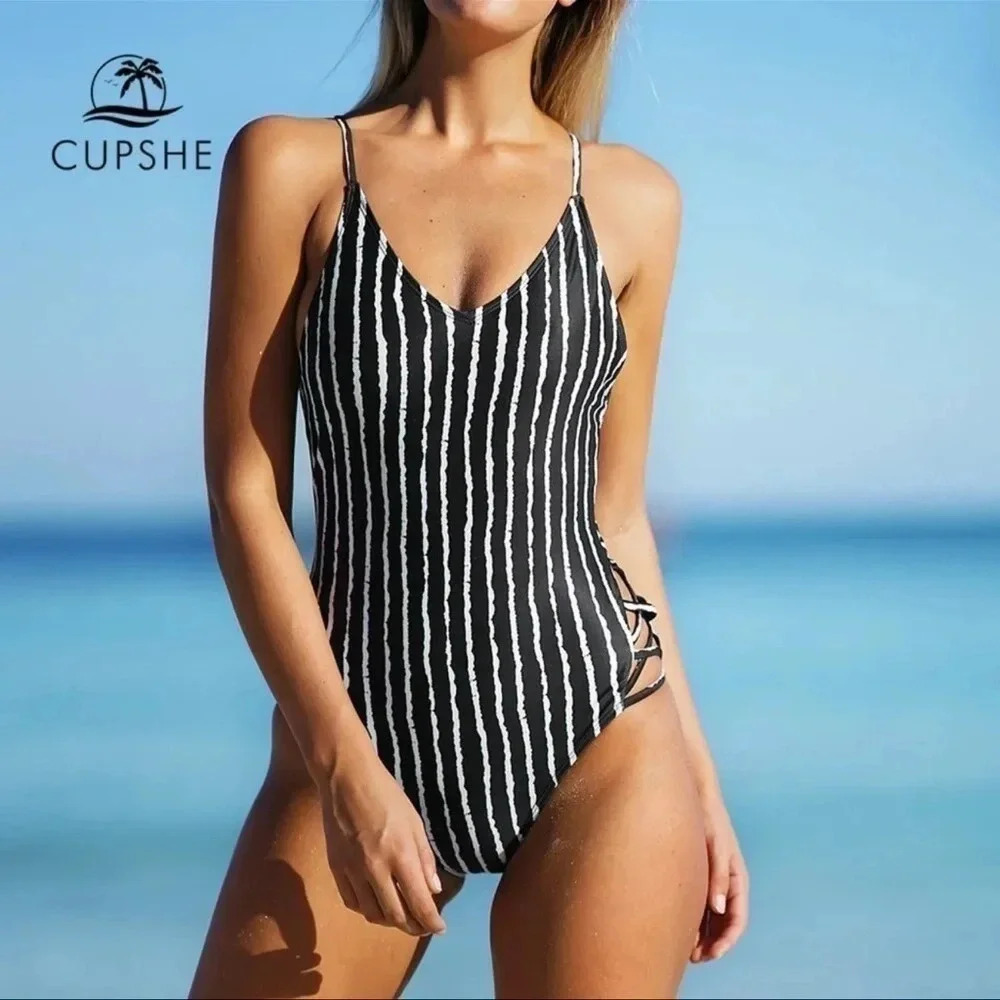 Cupshe Women’s One Piece Swimsuits Black & White Stripe Swimwear M NWOT